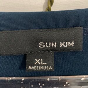 Sun Kim shirt, Size XL, 37 shoulder to bottom hem,23 armpit to armpit